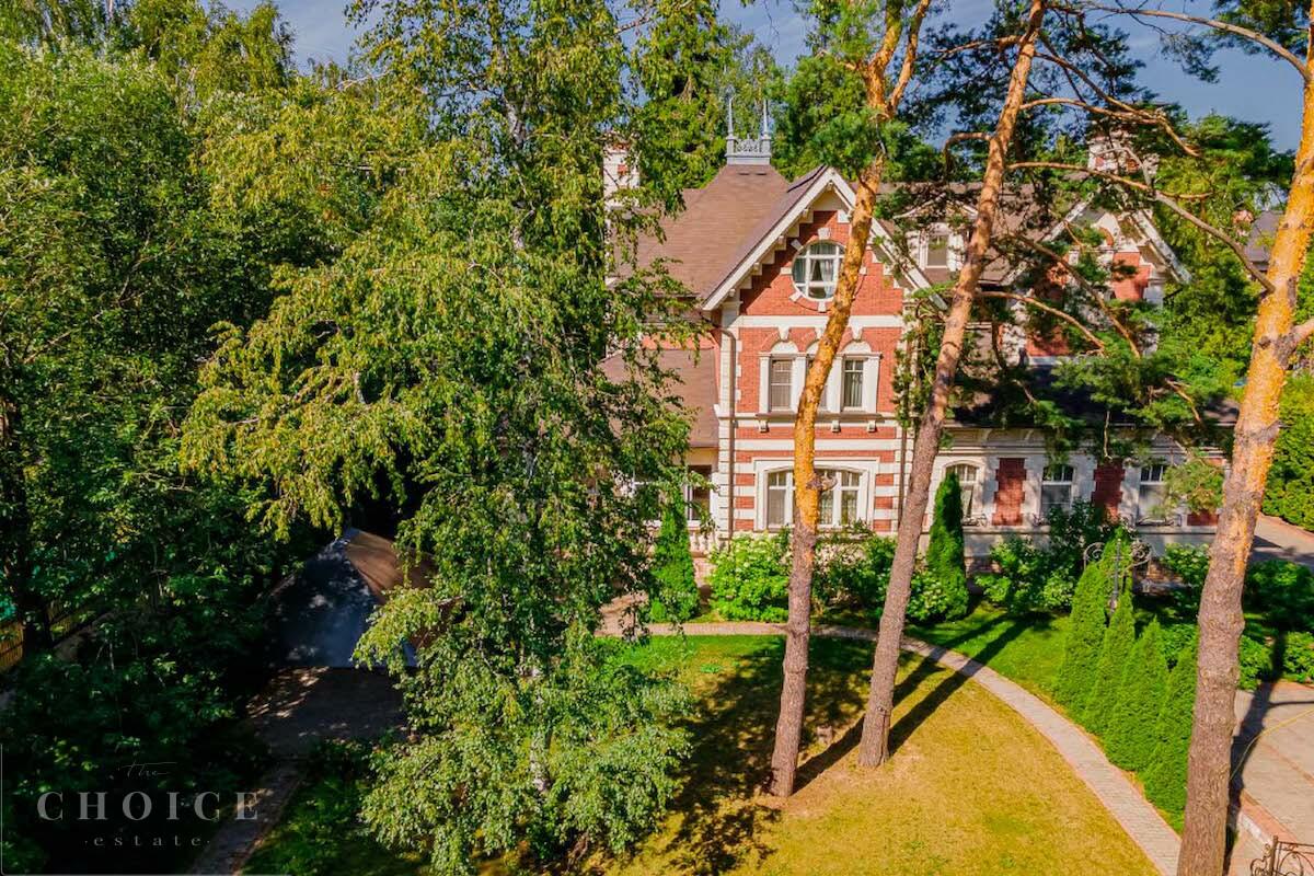 3-этажный коттедж 580 м² с отделкой