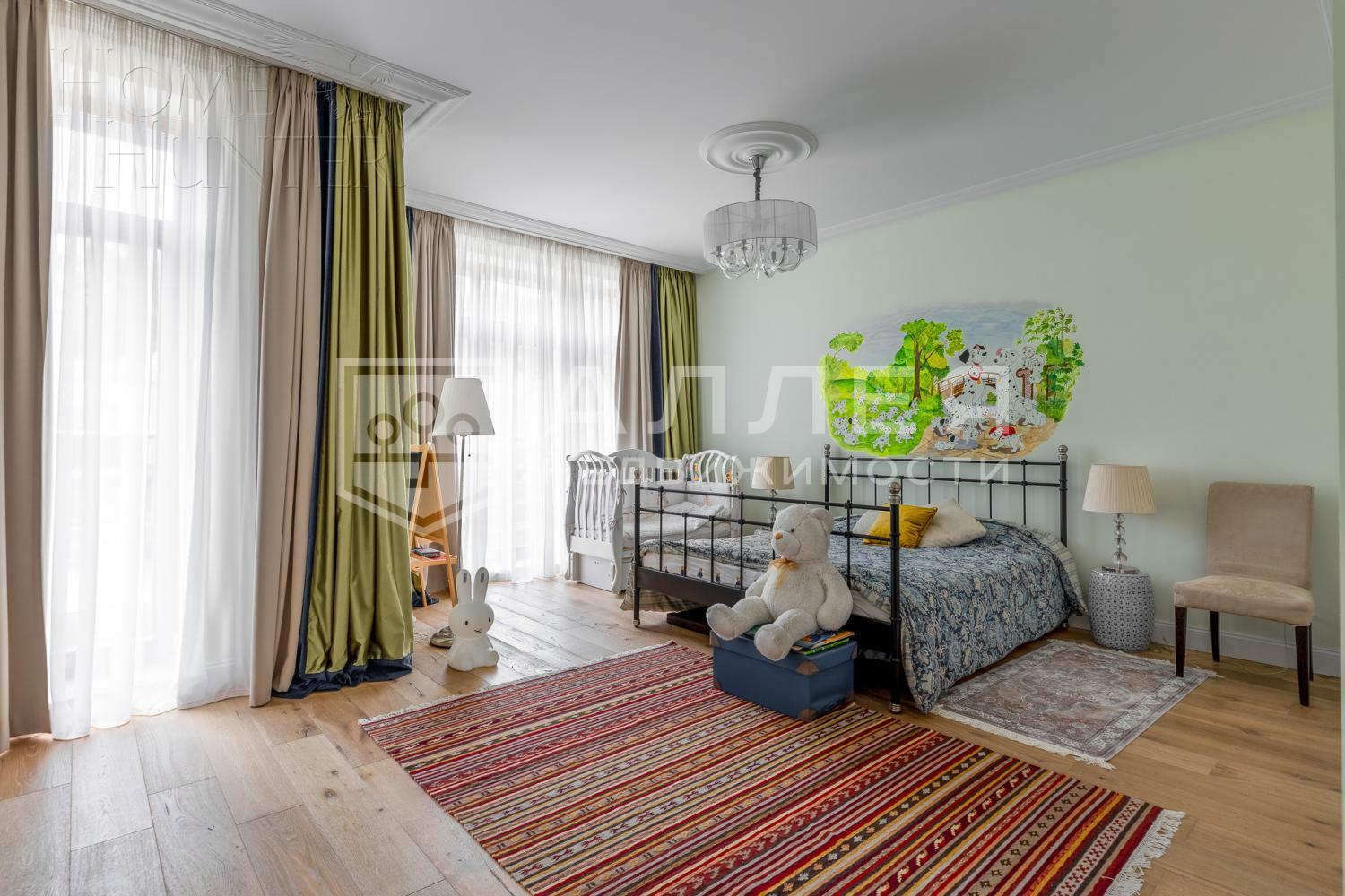 3-этажный таунхаус 300 м² с отделкой