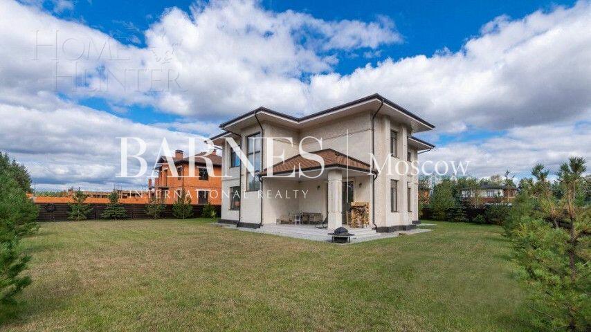 2-этажный коттедж 320 м² с отделкой