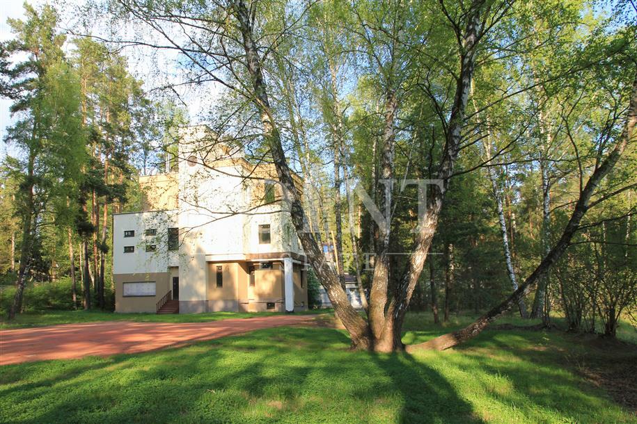 2-этажный коттедж 540 м² с отделкой