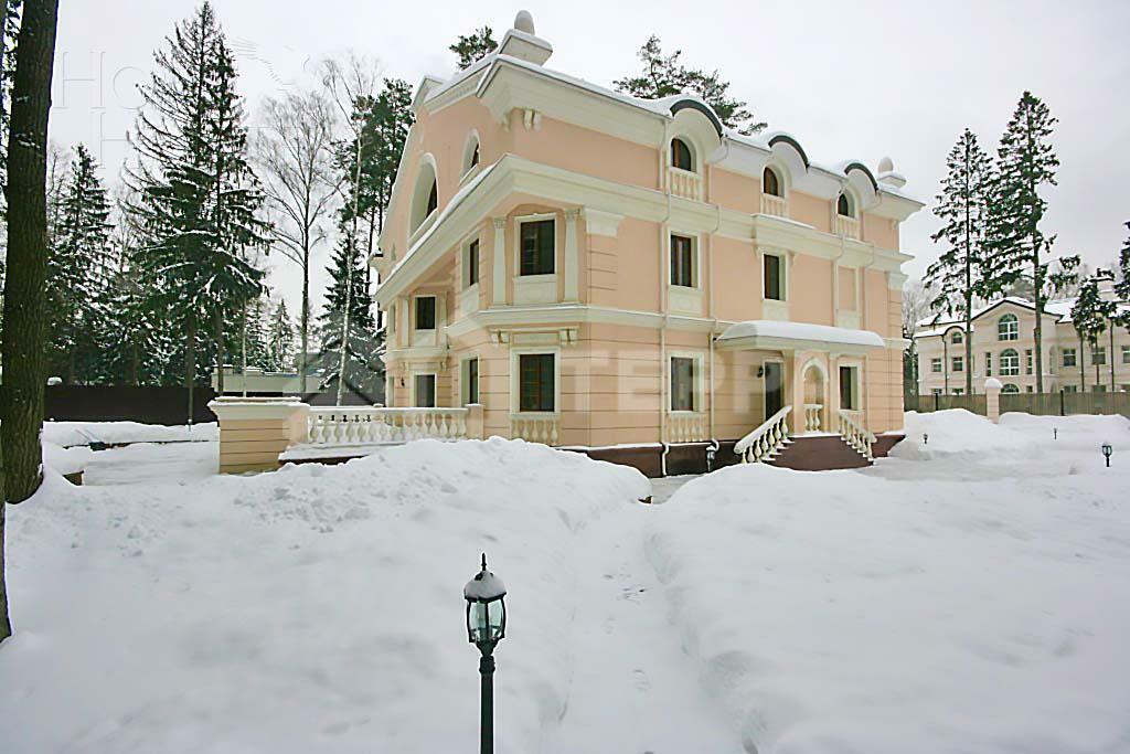 3-этажный коттедж 1 000 м² с отделкой