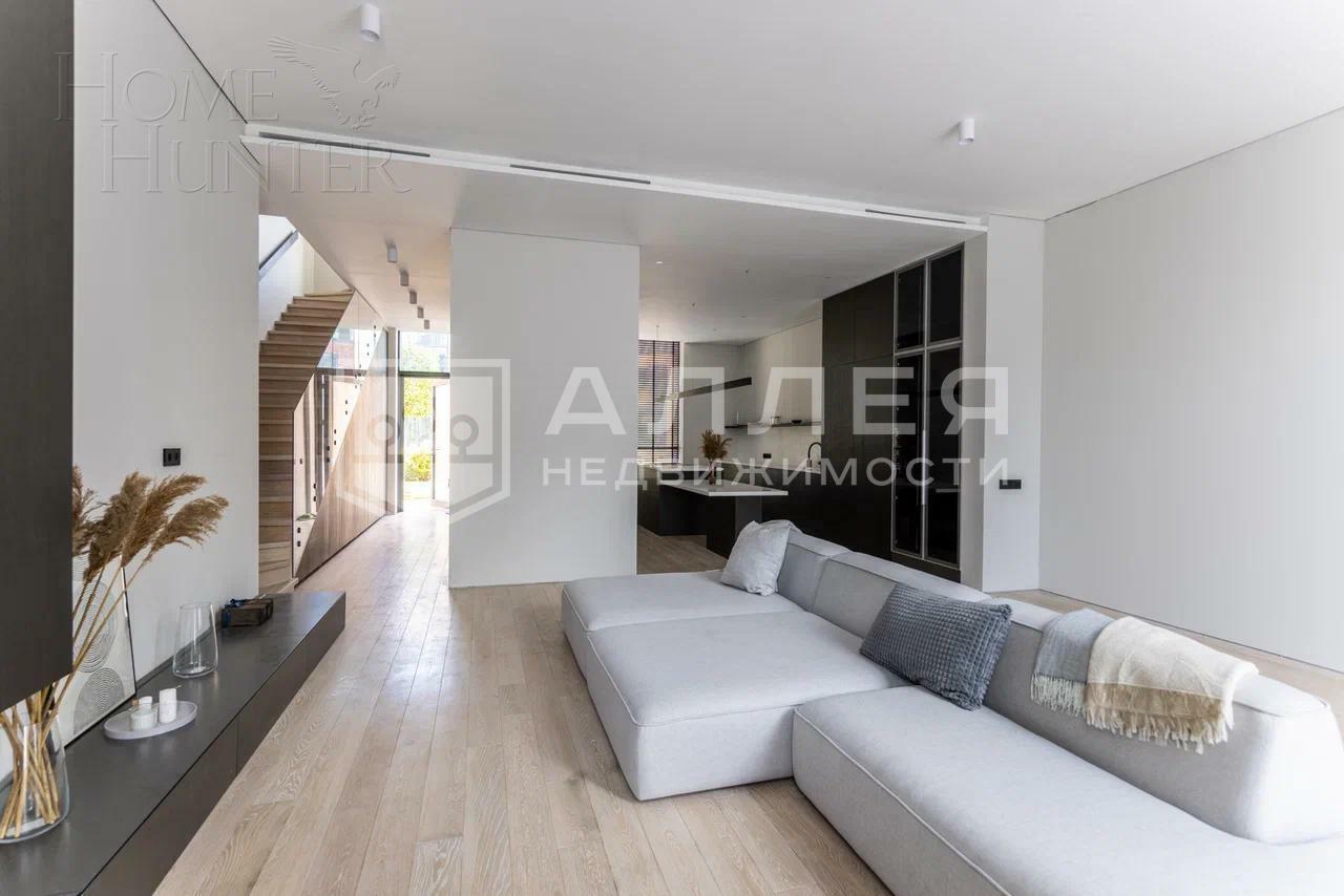 3-этажный таунхаус 244 м² с отделкой