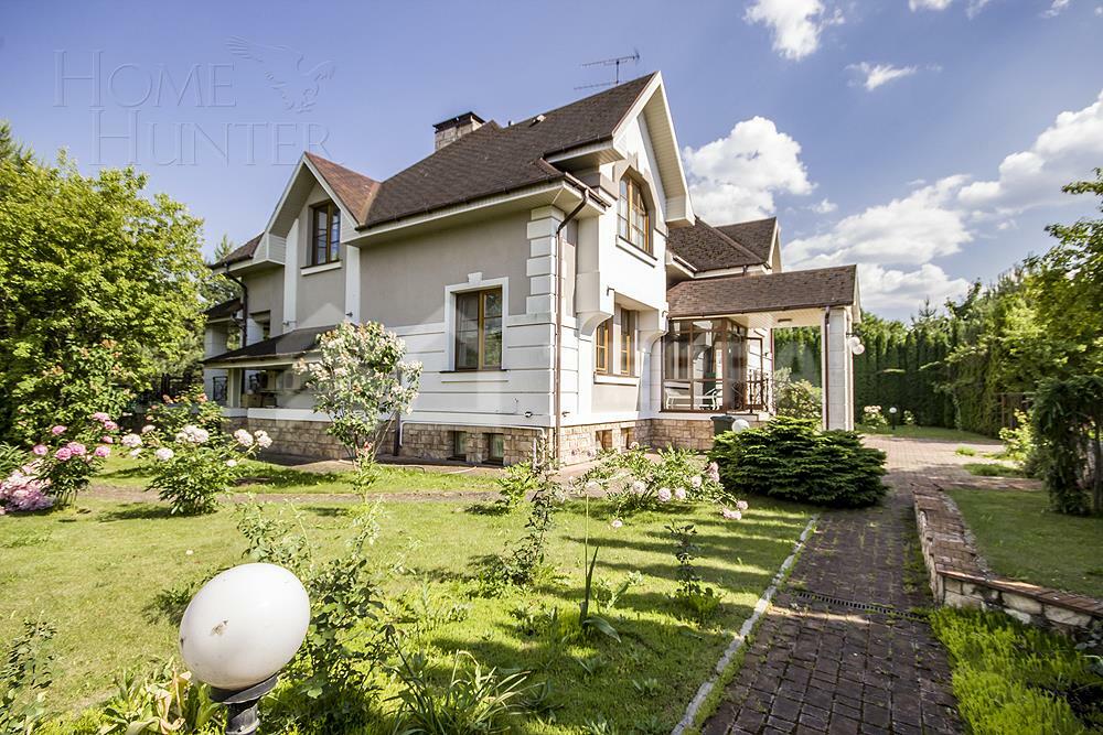 2-этажный коттедж 250 м² с отделкой