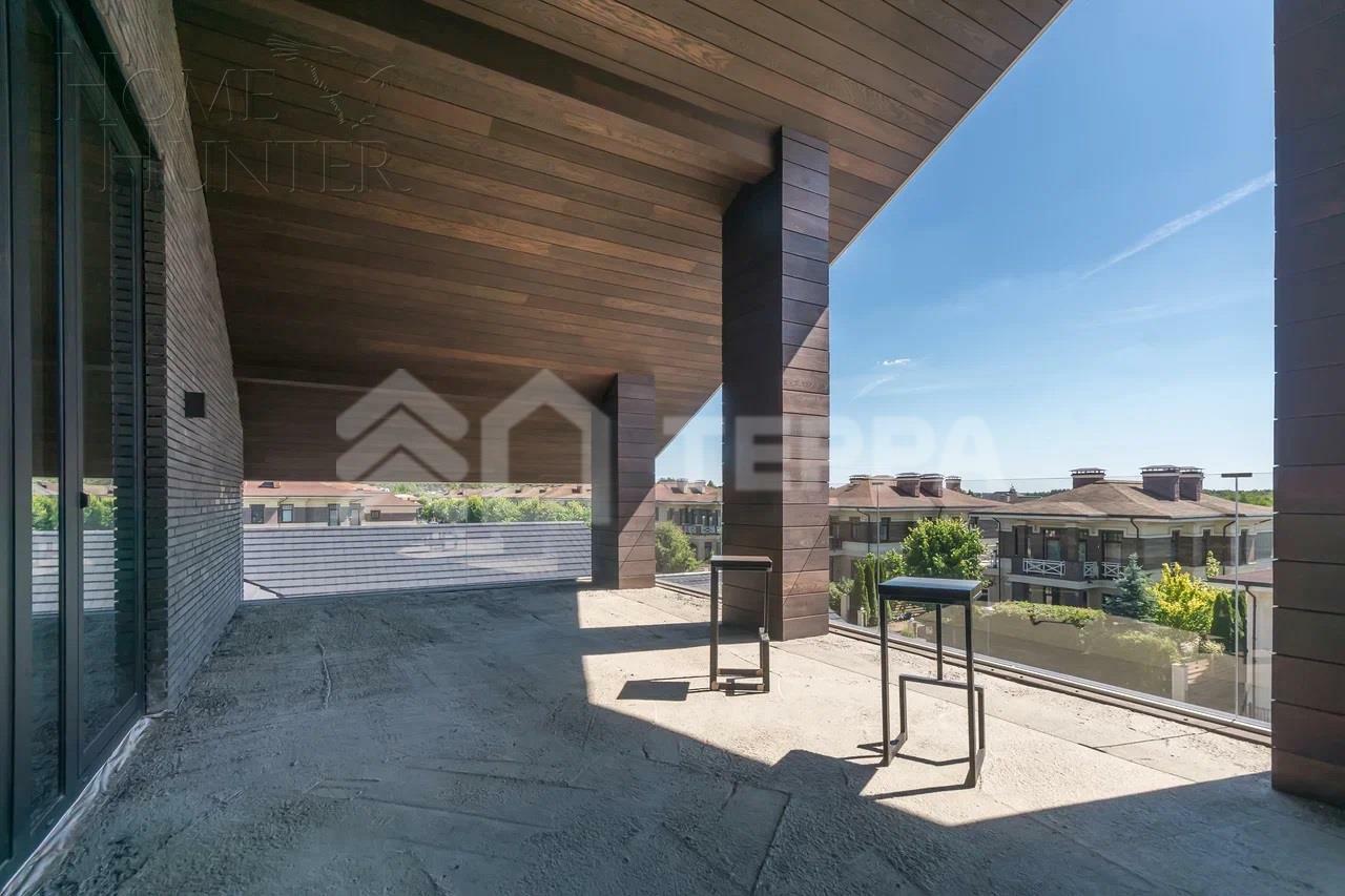 3-этажный коттедж 1 770 м² без отделки