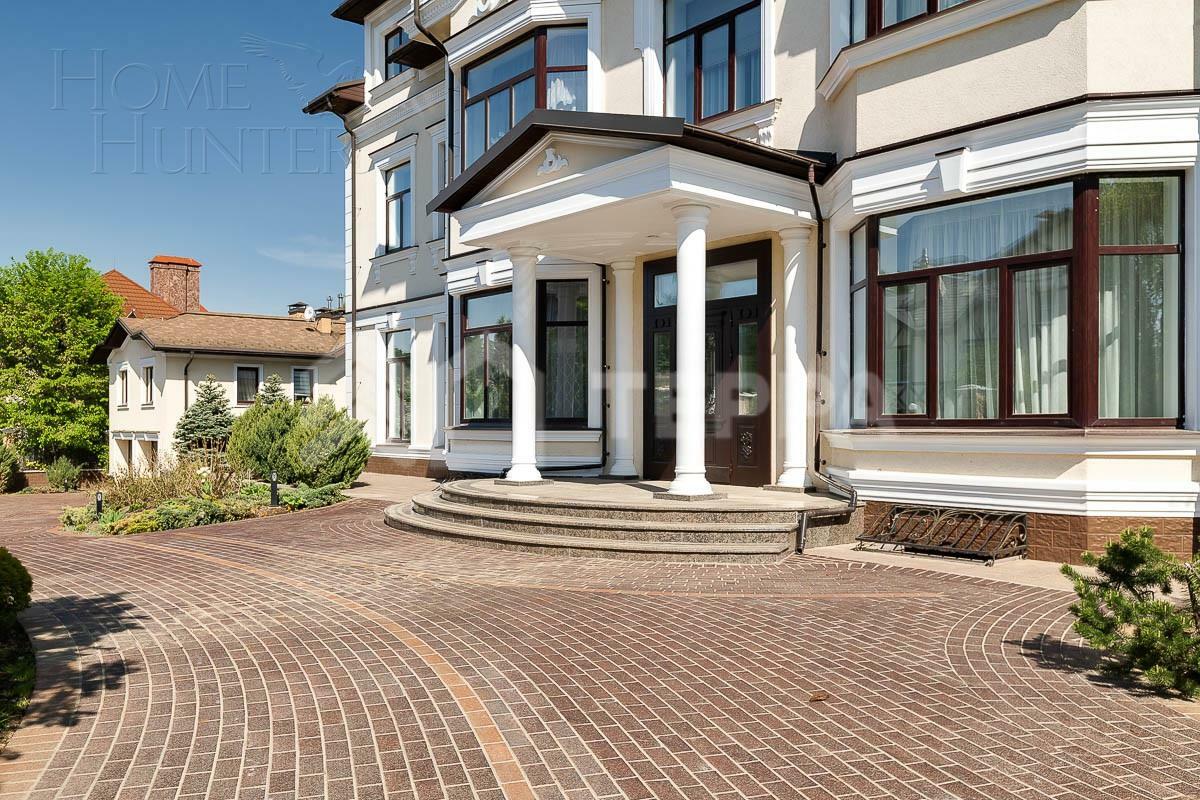 2-этажный коттедж 1 086 м² с отделкой