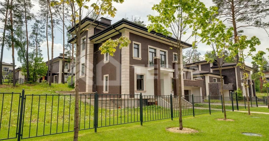 2-этажный коттедж 432.9 м² без отделки