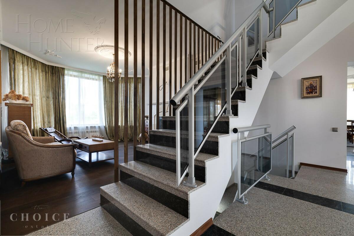 2-этажный коттедж 750 м² с отделкой