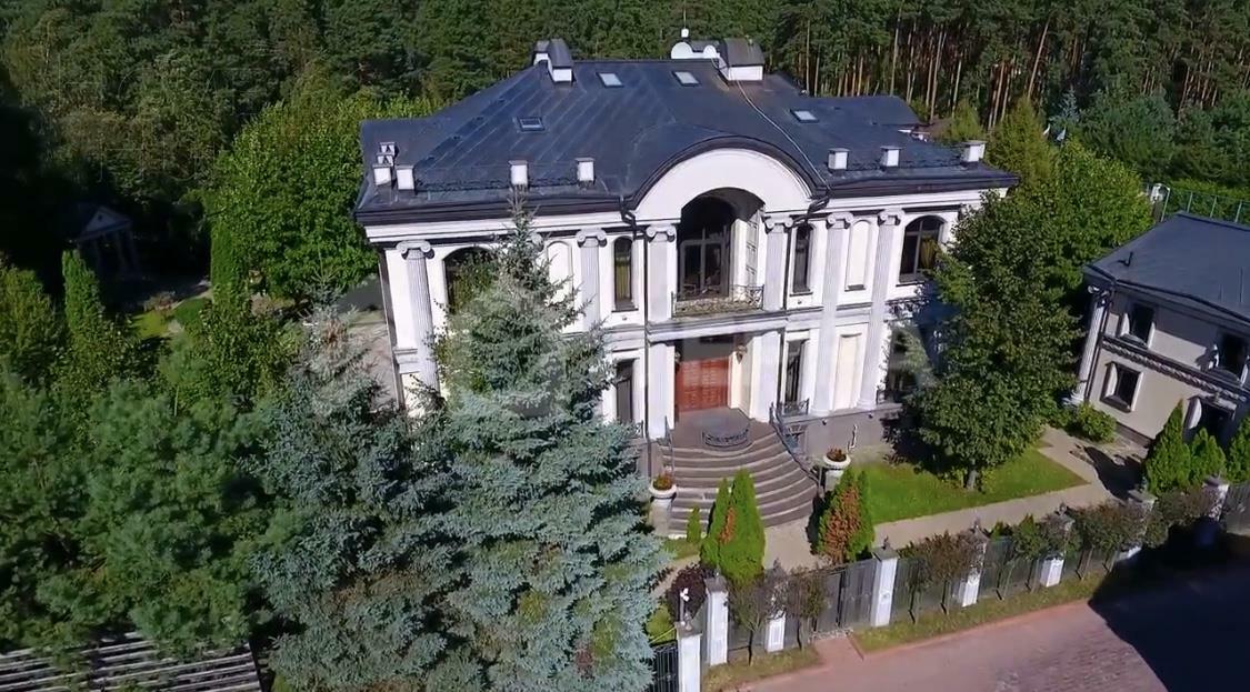 2-этажный коттедж 1 360 м² с отделкой