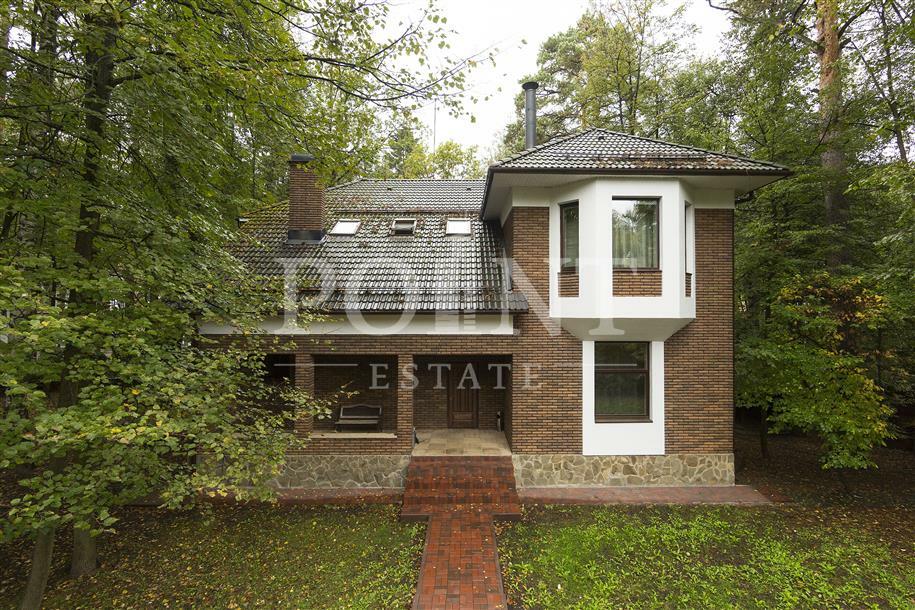 2-этажный коттедж 300 м² с отделкой