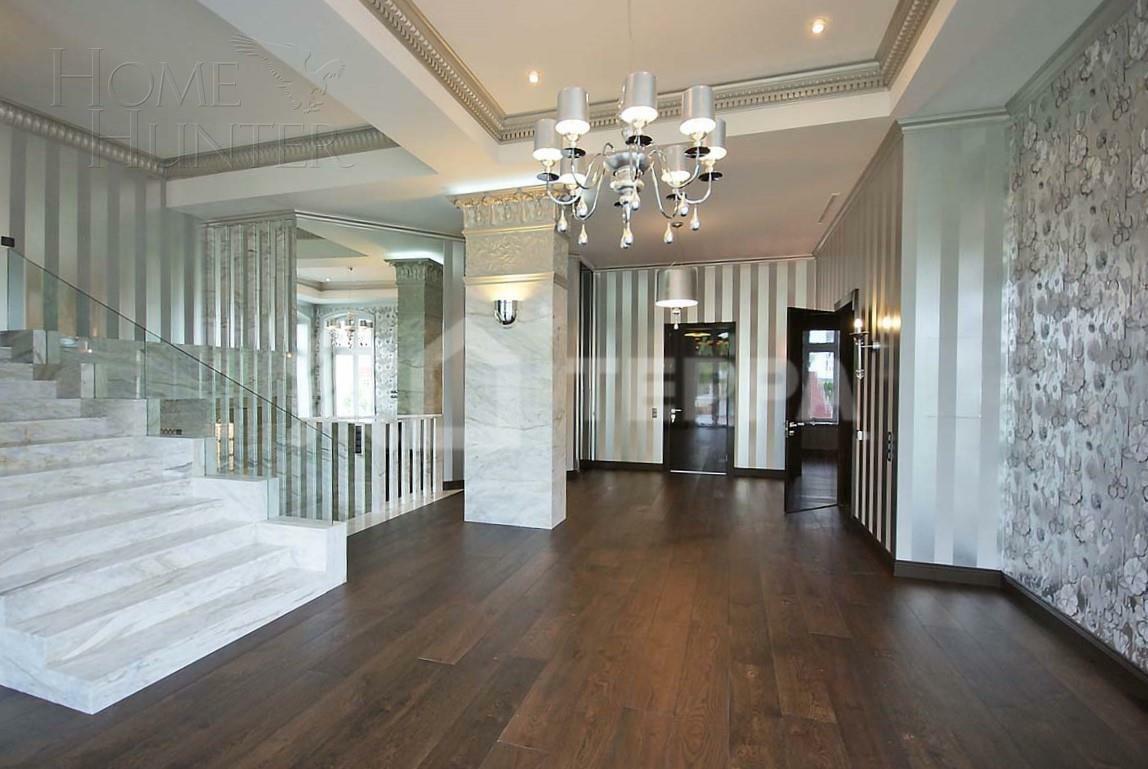 3-этажный коттедж 953 м² с отделкой