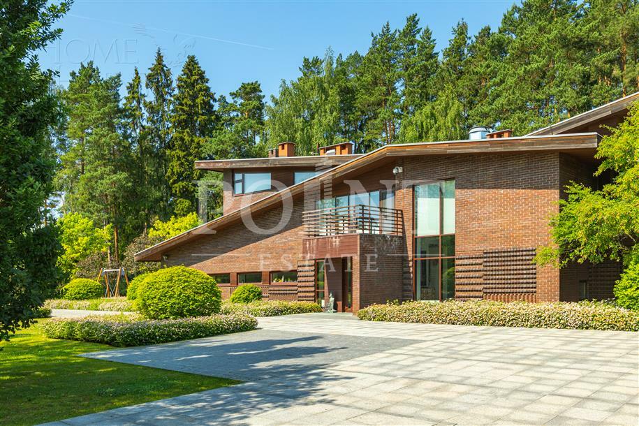 2-этажный коттедж 1 254 м² с отделкой