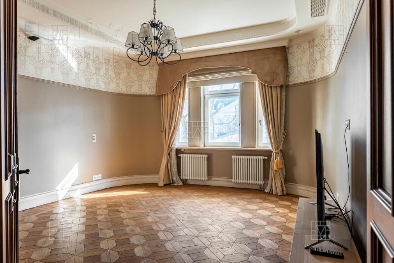 3-КОМН. КВАРТИРА С ОТДЕЛКОЙ 163 М² НА 3 ЭТАЖЕ