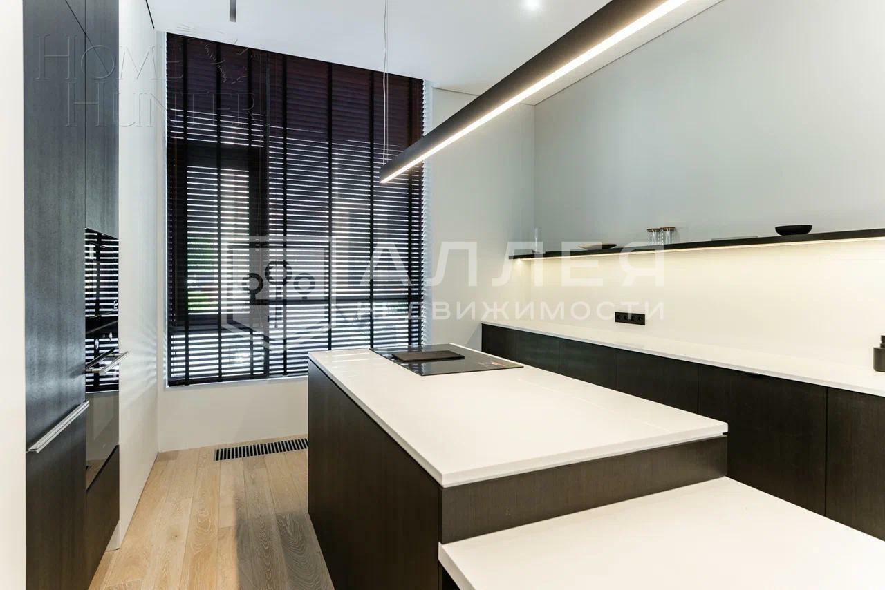 3-этажный таунхаус 244 м² с отделкой