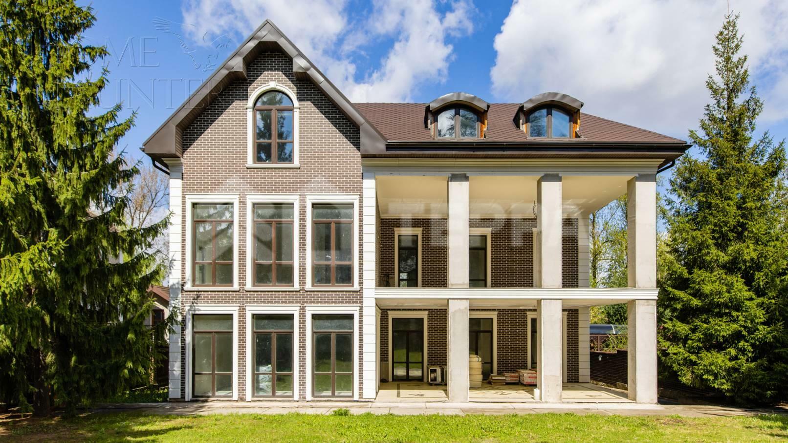 2-этажный коттедж 1 300 м² без отделки