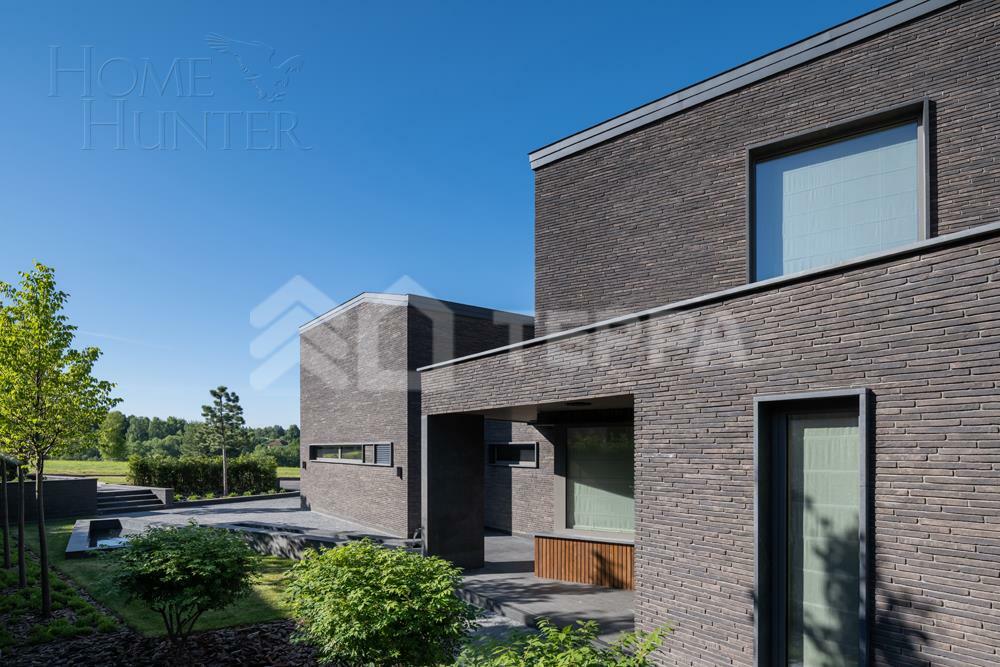 2-этажный коттедж 2 325 м² с отделкой