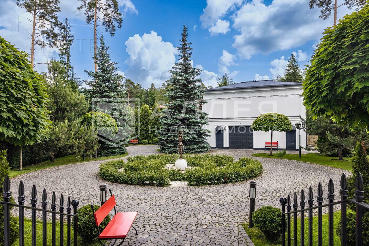 2-этажный коттедж 2 000 м² с отделкой