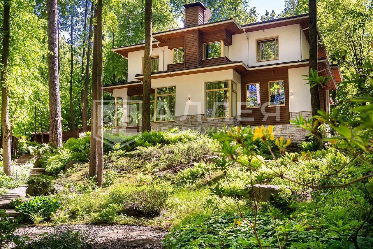 2-этажный коттедж 306 м² с отделкой