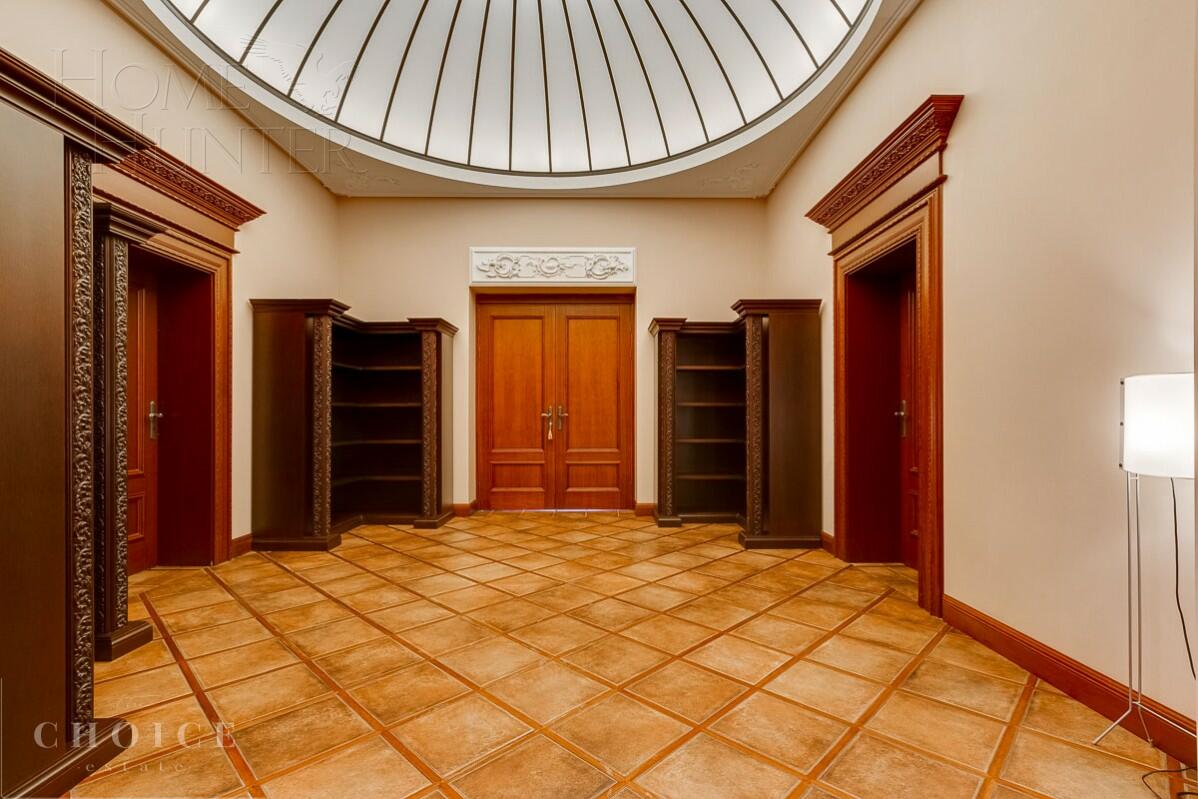 2-этажный коттедж 1 100 м² с отделкой