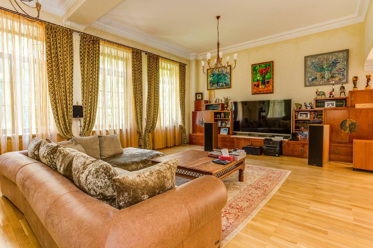 2-этажный коттедж 550 м² с отделкой