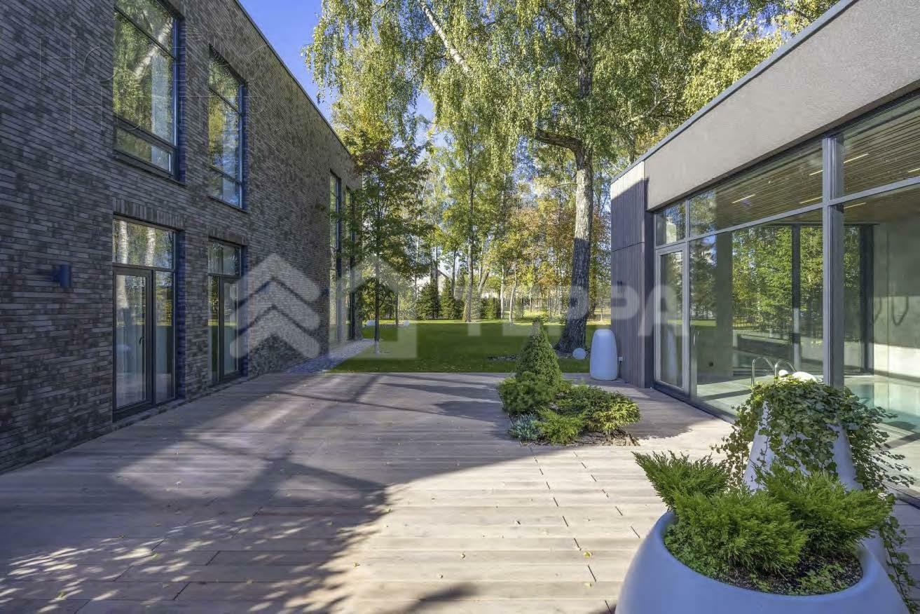 2-этажный коттедж 700 м² с отделкой