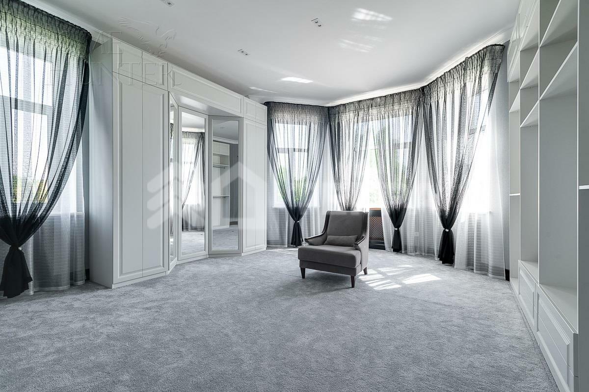 2-этажный коттедж 1 086 м² с отделкой