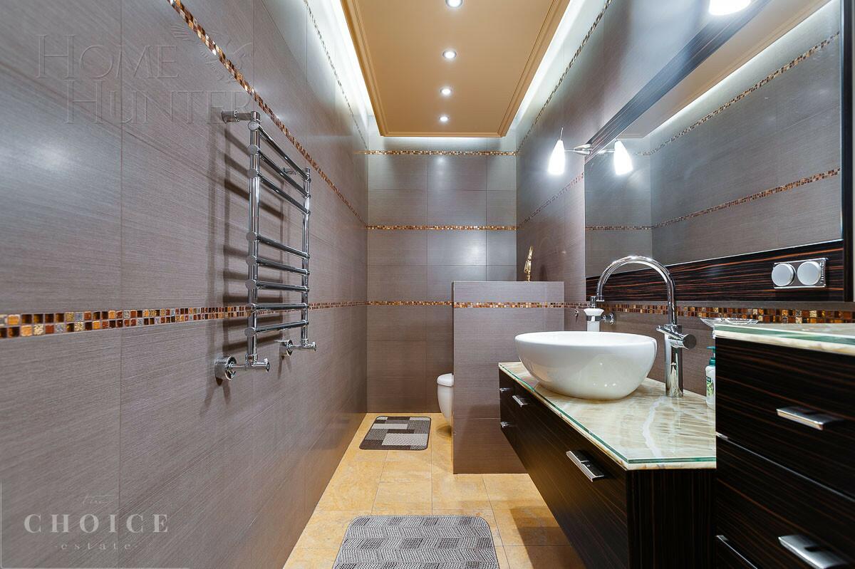 4-этажный коттедж 1 200 м² с отделкой