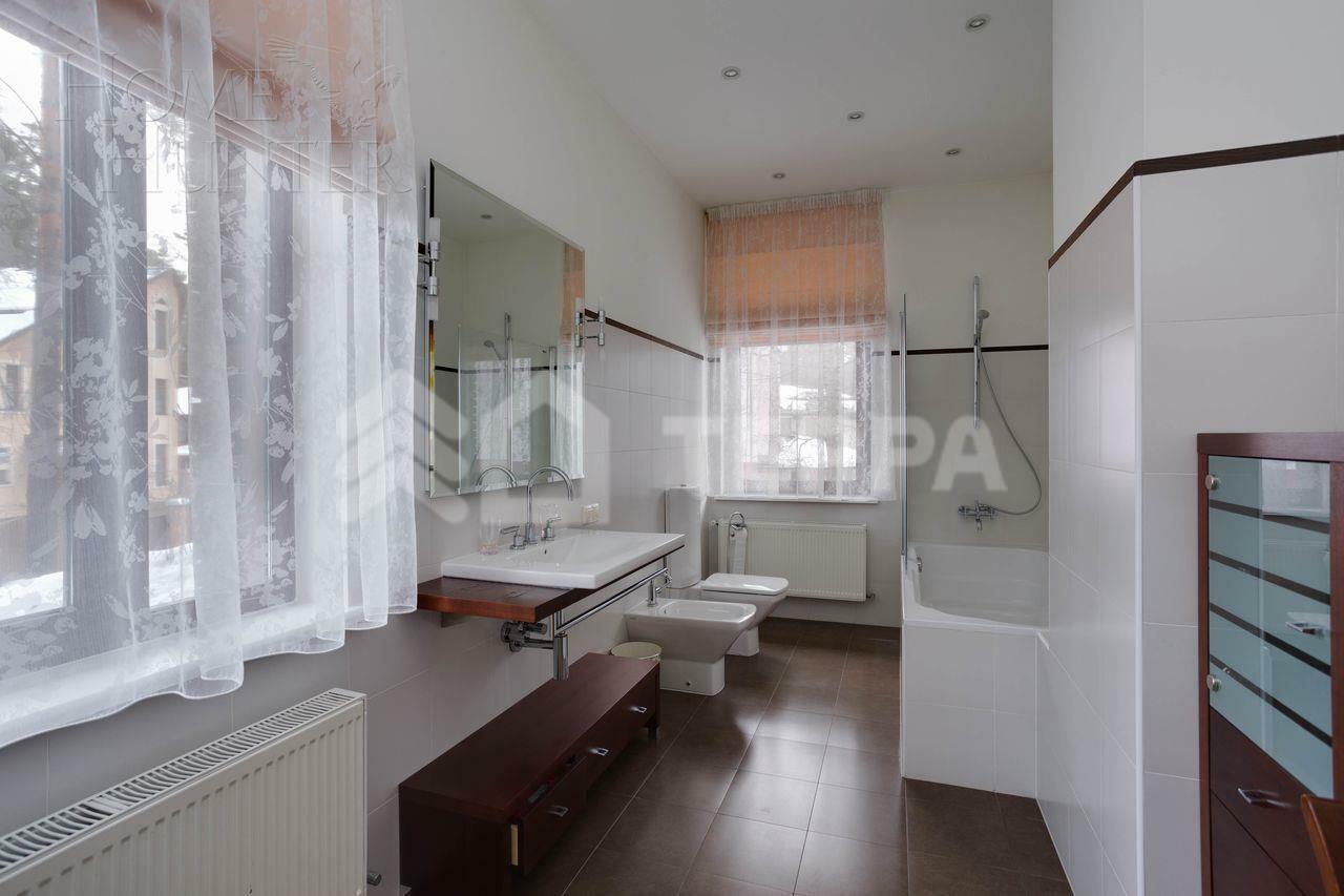 2-этажный коттедж 450 м² с отделкой