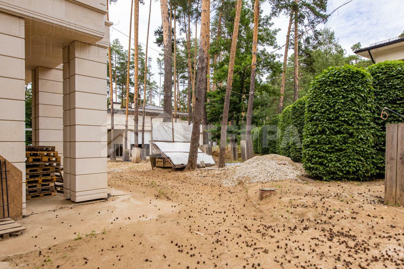 2-этажный коттедж 3 748 м² без отделки