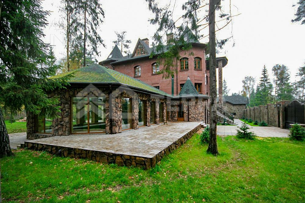 2-этажный коттедж 1 500 м² с отделкой