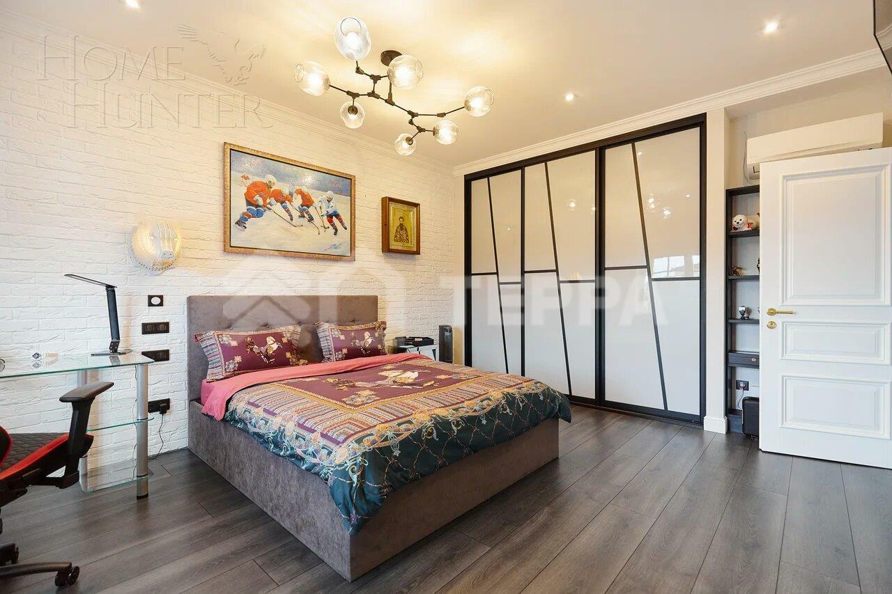 3-этажный коттедж 550 м² с отделкой