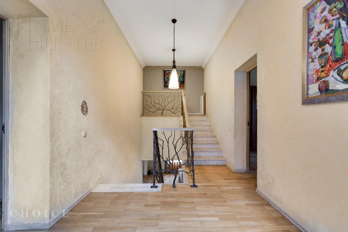 2-этажный коттедж 550 м² с отделкой