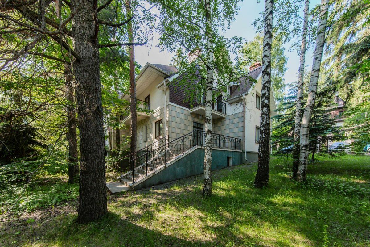 2-этажный коттедж 607 м² с отделкой