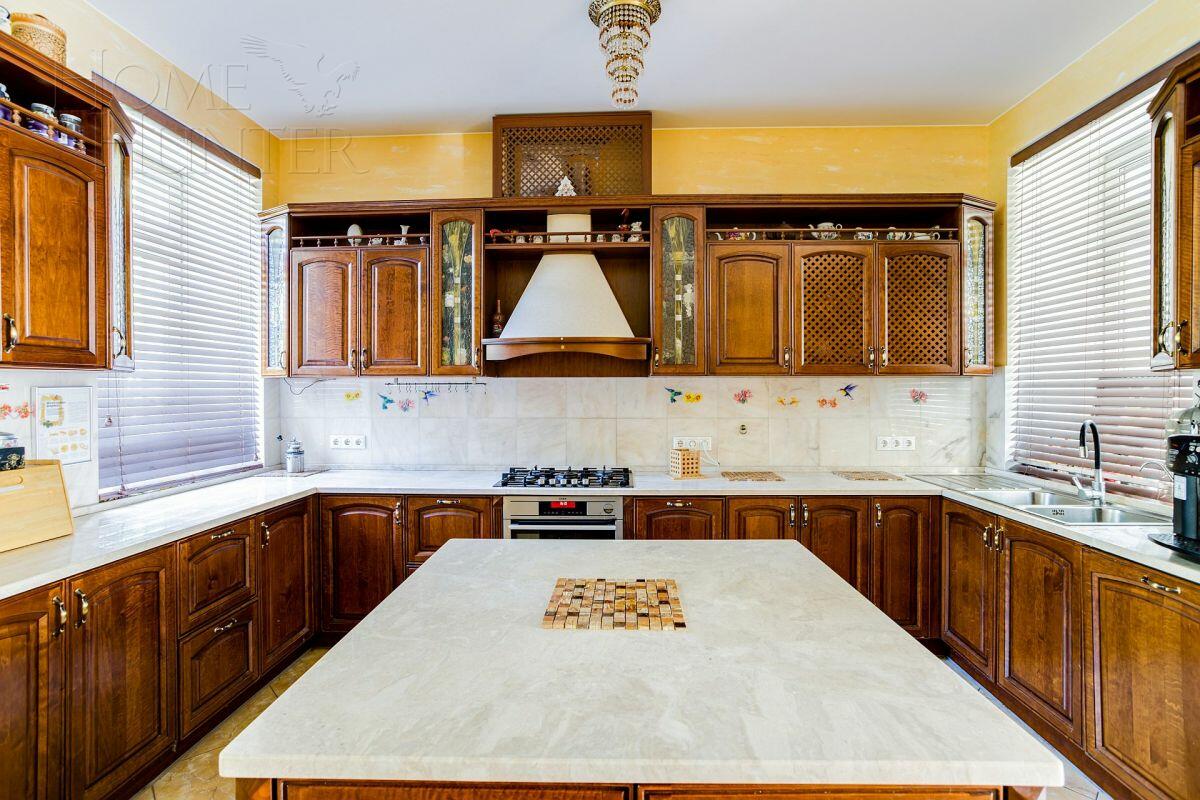 2-этажный коттедж 948 м² с отделкой