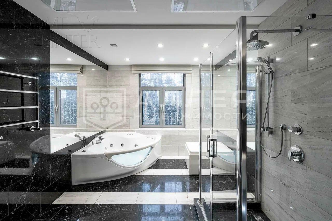 3-этажный таунхаус 350 м² с отделкой