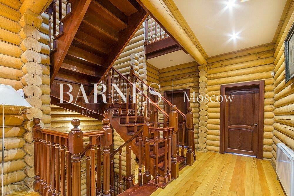 3-этажный коттедж 700 м² с отделкой