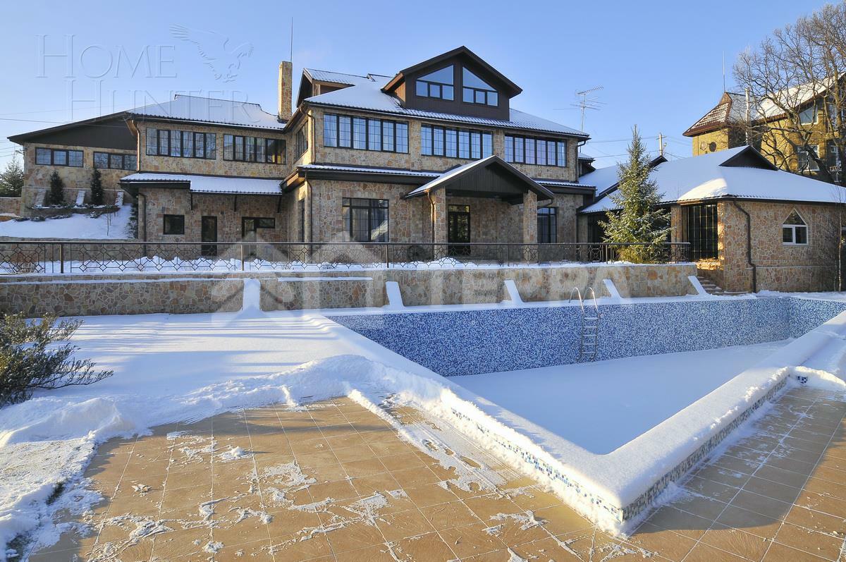 3-этажный коттедж 600 м² с отделкой