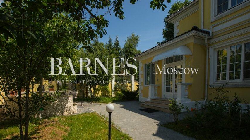 2-этажный коттедж 800 м² с отделкой