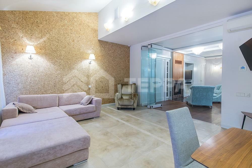 3-этажный таунхаус 450 м² с отделкой