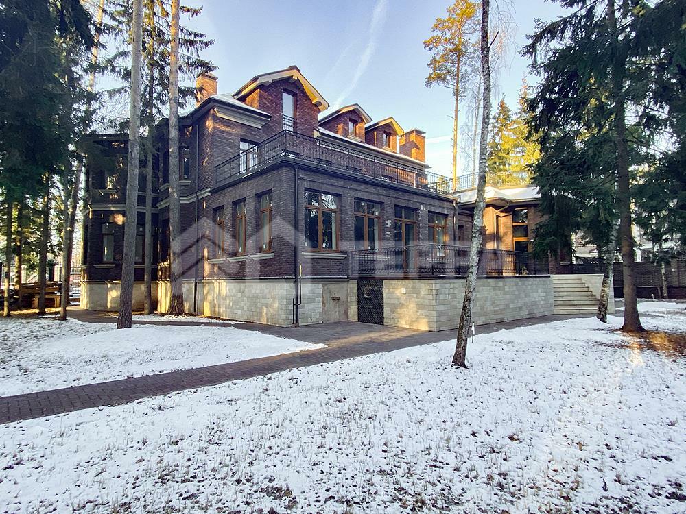 2-этажный коттедж 500 м² без отделки