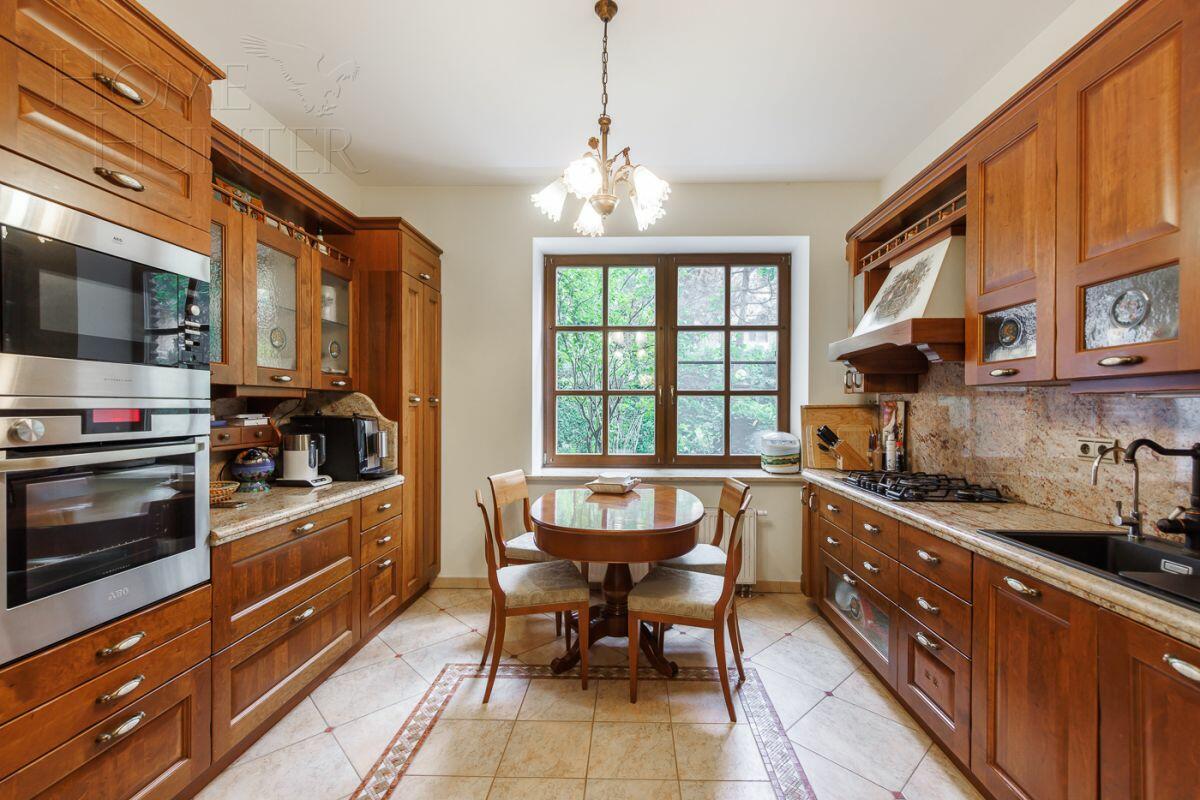 2-этажный коттедж 398.2 м² с отделкой