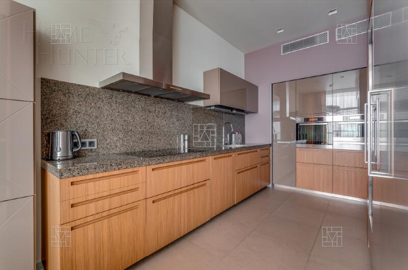 7-КОМН. КВАРТИРА С ОТДЕЛКОЙ 330 М² НА 2 ЭТАЖЕ