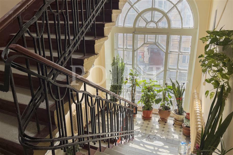 6-КОМН. КВАРТИРА С ОТДЕЛКОЙ 247.7 М² НА 4 ЭТАЖЕ