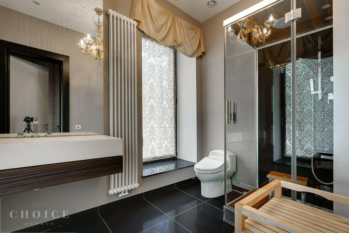 3-этажный коттедж 1 300 м² с отделкой