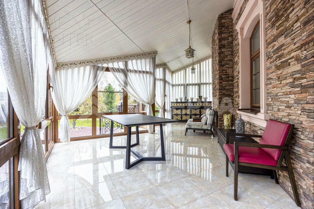 2-этажный коттедж 400 м² с отделкой