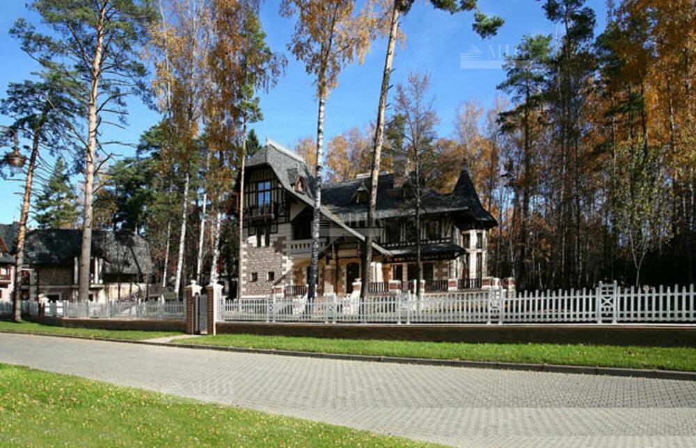 2-этажный коттедж 658 м² с отделкой