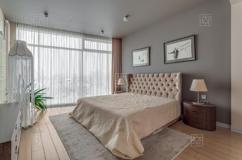 7-КОМН. КВАРТИРА С ОТДЕЛКОЙ 330 М² НА 2 ЭТАЖЕ