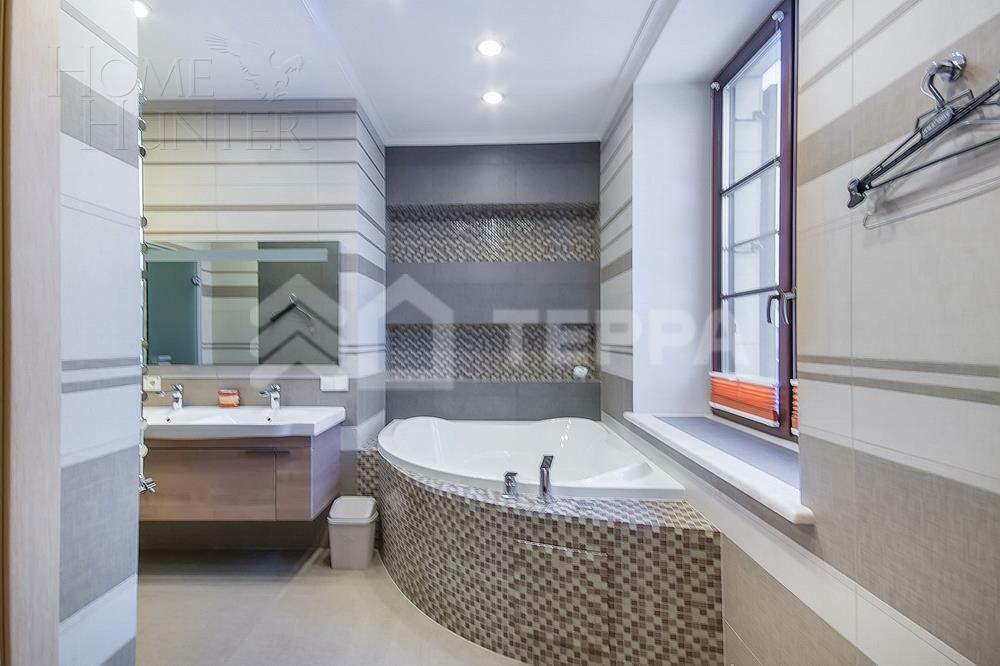 3-этажный таунхаус 450 м² с отделкой