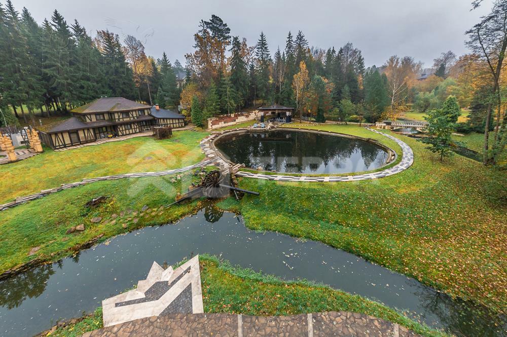 3-этажный коттедж 1 800 м² с отделкой