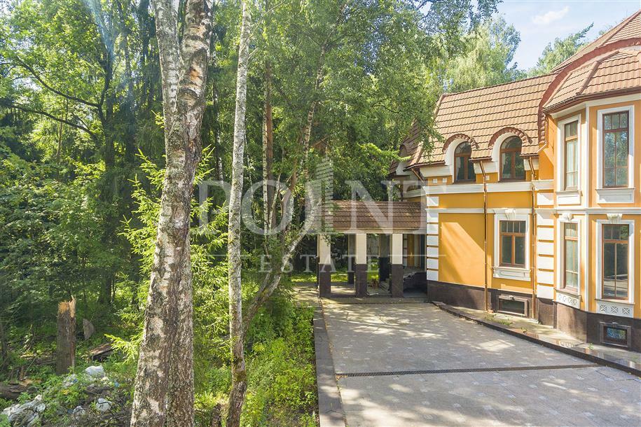 3-этажный коттедж 1 000 м² без отделки