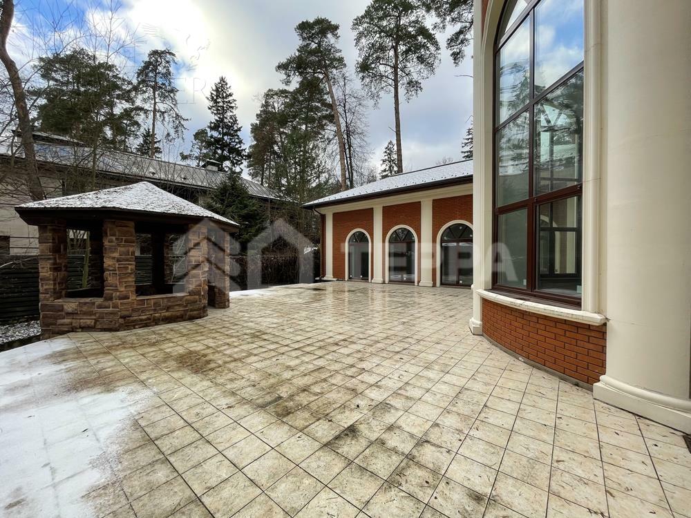 2-этажный коттедж 1 117 м² без отделки